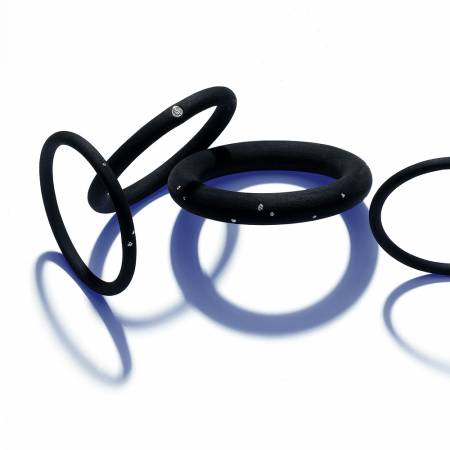 Kautschukschmuck