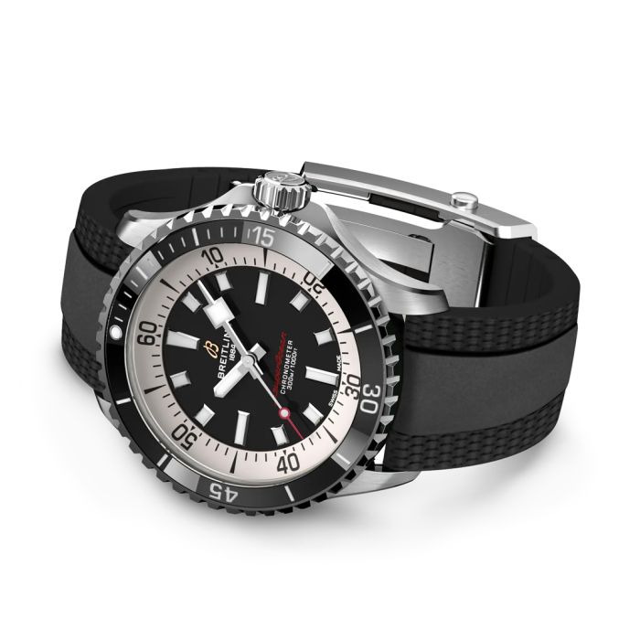 BREITLING Superocean Automatic 42 liegend