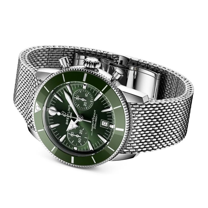 BREITLING Superocean Heritage B01 Chronograph 42 liegend