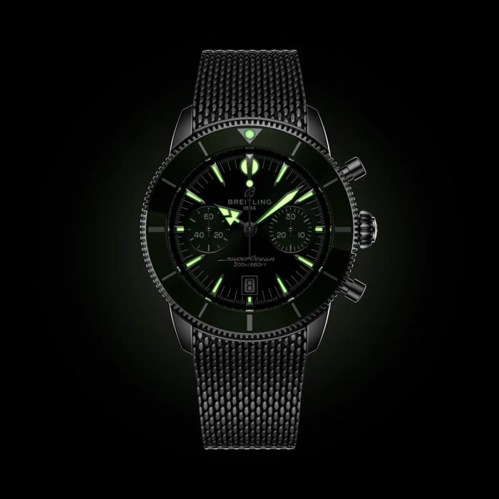 Nachtansicht der BREITLING Superocean Heritage B01 Chronograph 42