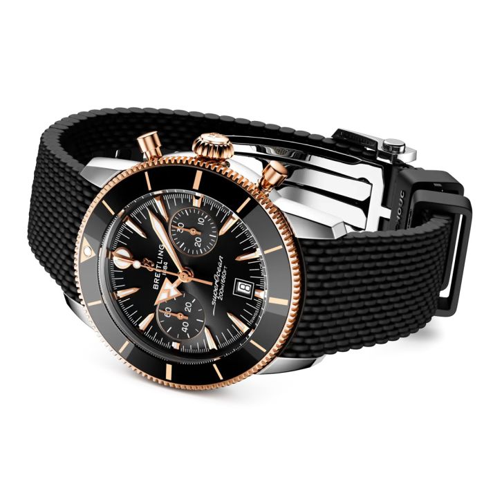 BREITLING Superocean Heritage B01 Chronograph 42 liegend