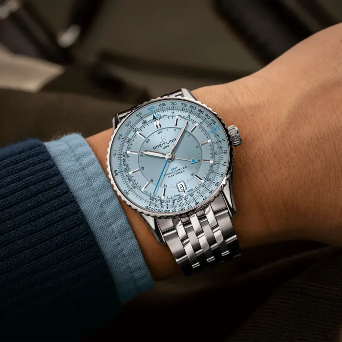 BREITLING Navitimer Automatic GMT 41, A32310171C1A1, am Handgelenk