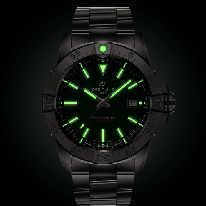 BREITLING Avenger Automatic 42, A17328101L1A1