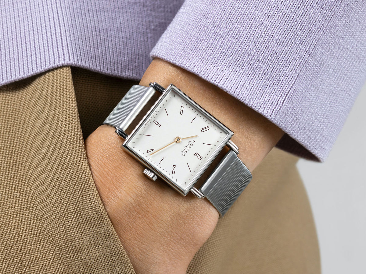 NOMOS Tetra