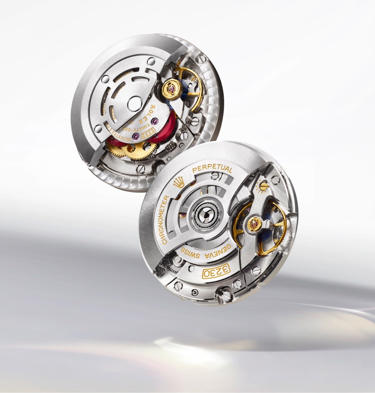 Kaliber 2232 (für Modelle von 28, 31 und 34 mm) oder dem Kaliber 3230 (für Modelle von 36 und 41 mm)